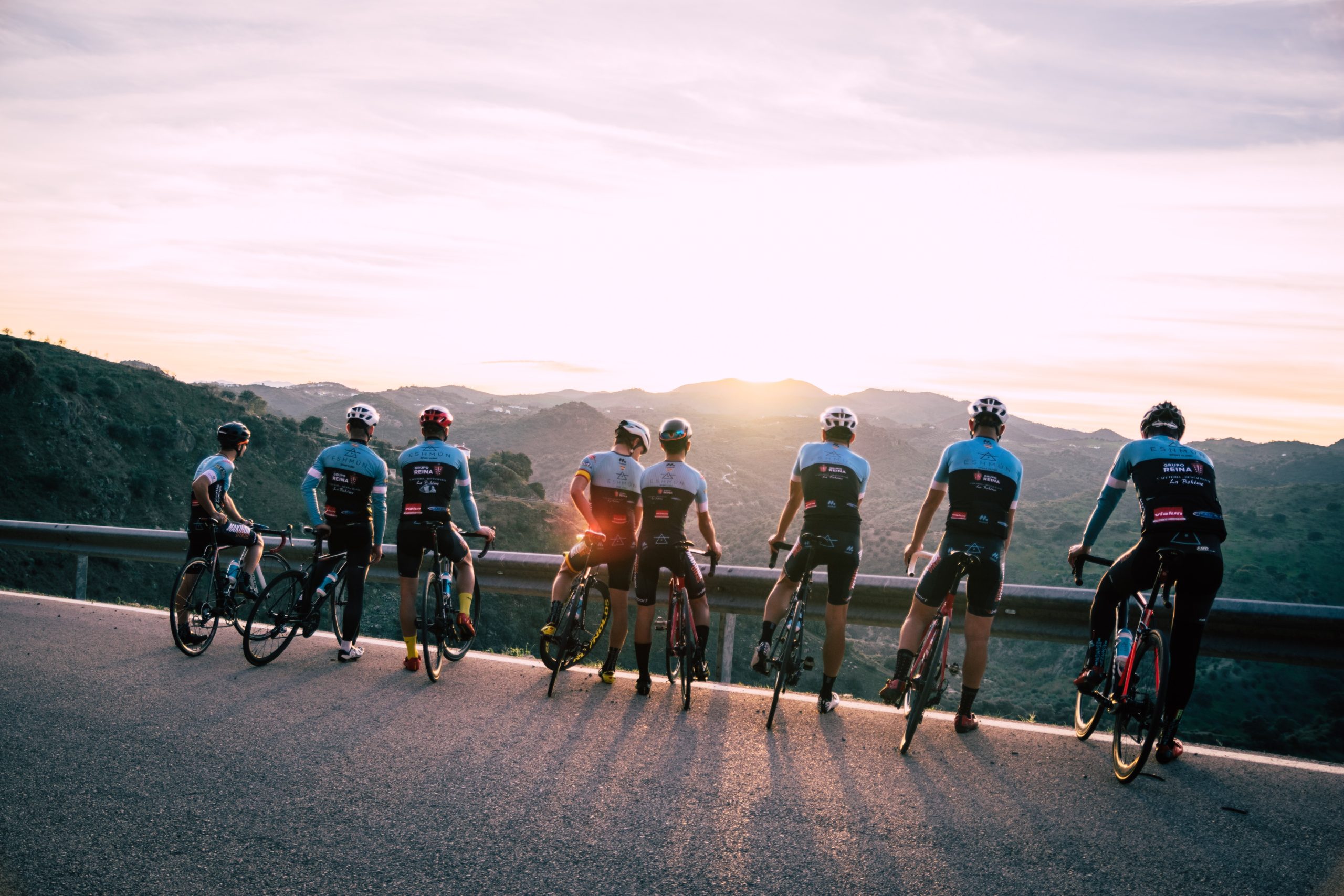 Друзья велосипедист. Plateau Cycling Болгария\. Cycle trip.