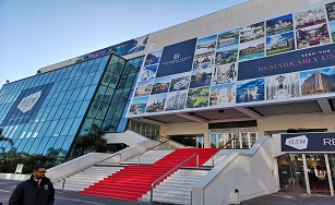 Palais-des-Festivals-top-free-things-to-do-Cannes-Whattodoriviera