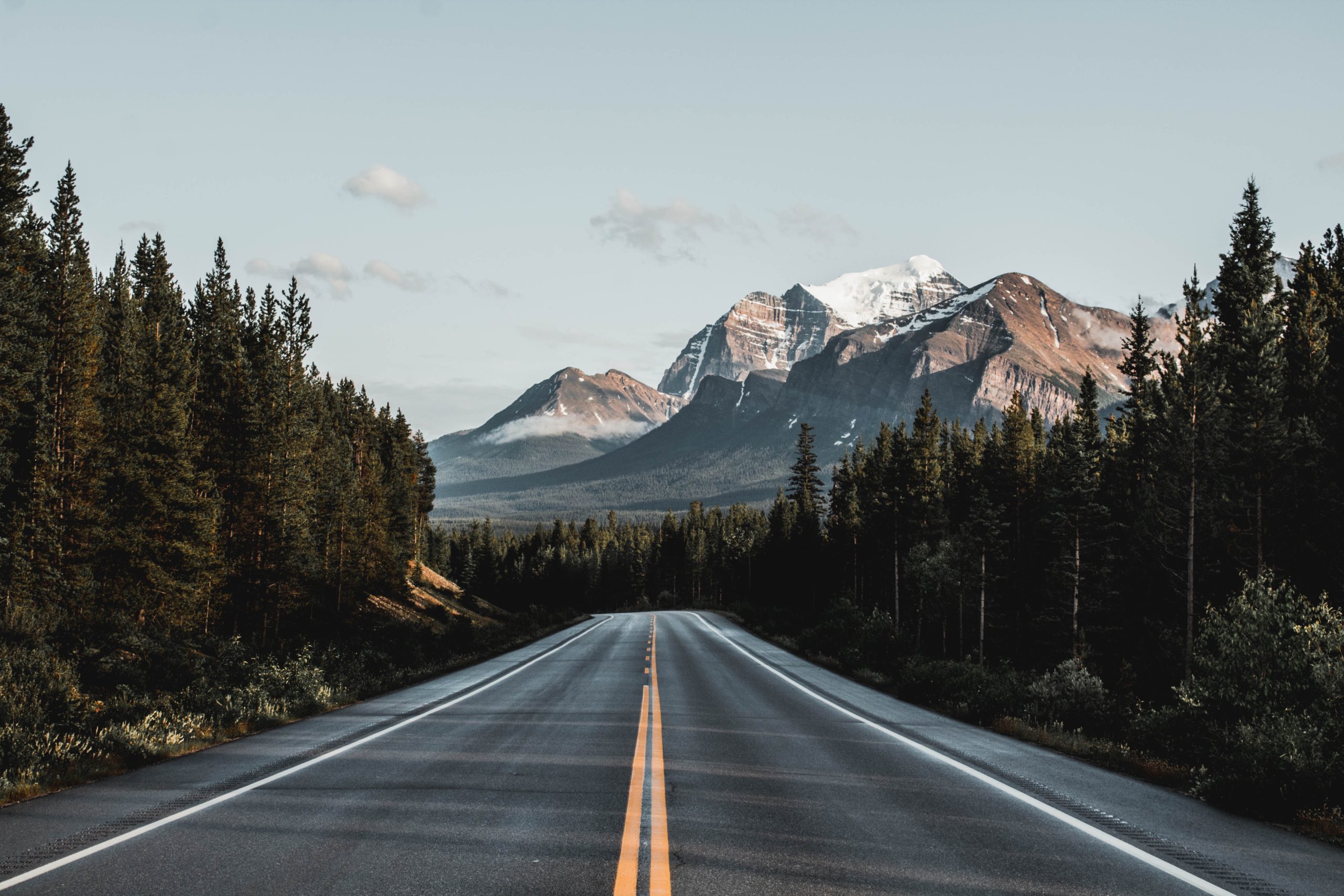 road linking USA to Canada